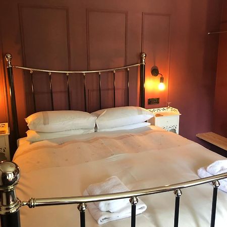Twin Oaks Guest House Cadnam Kültér fotó