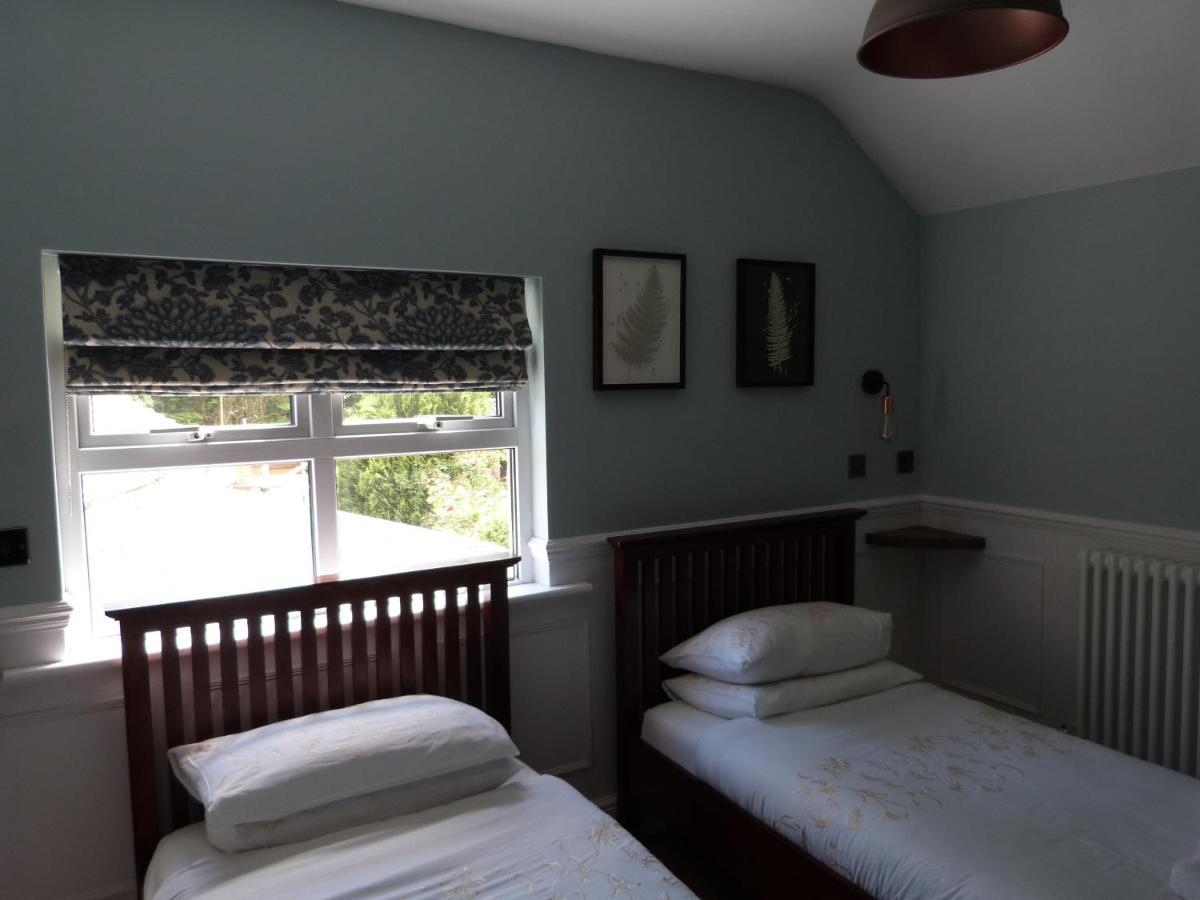 Twin Oaks Guest House Cadnam Kültér fotó