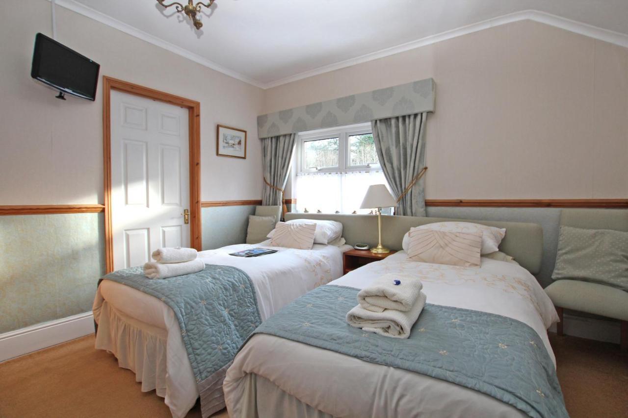 Twin Oaks Guest House Cadnam Kültér fotó